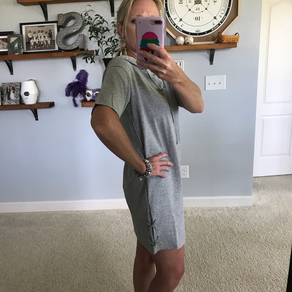 Grey Short Sleeve Hooded Tunic Dress - Picture 4 of 6